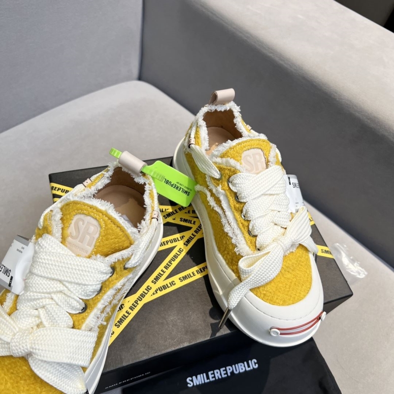 Smilerepublic Canvas Shoes